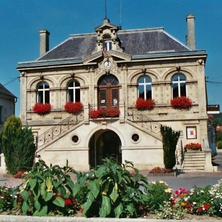 Au Coeur De Bruyeres Apartment Exterior photo