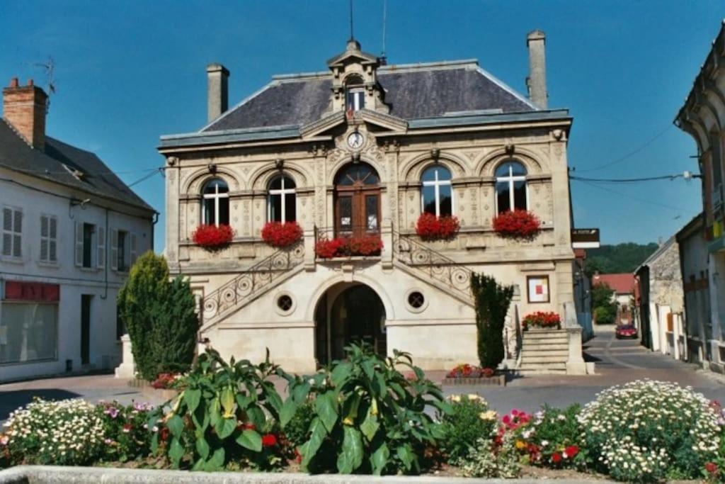 Au Coeur De Bruyeres Apartment Exterior photo